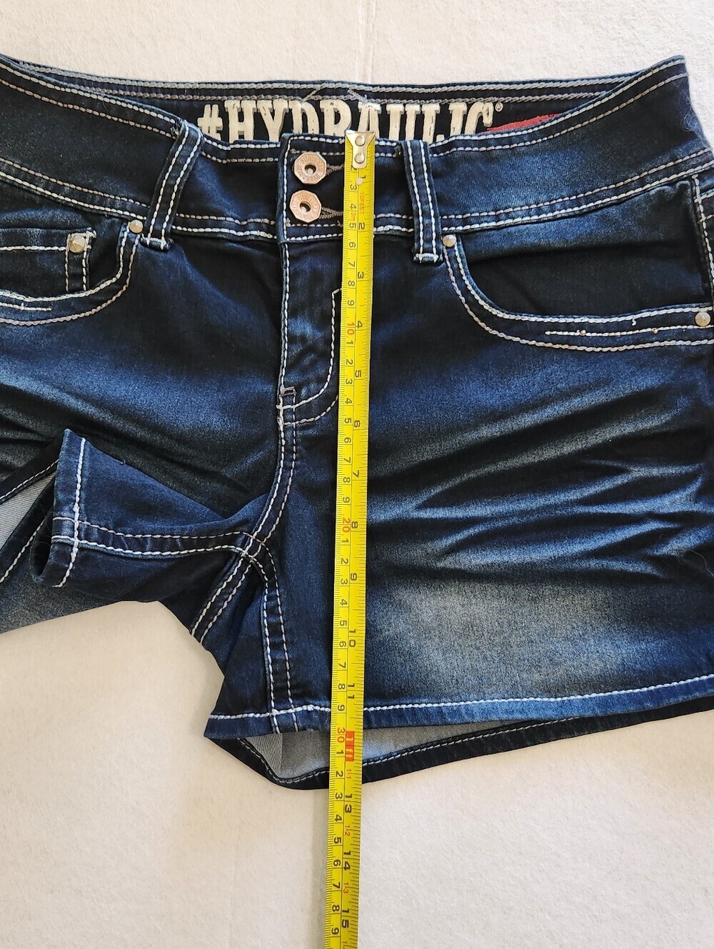 Hydraulic Dark Wash Denim Women’s Shorts - Blue Size 11/12 - Picture 4 of 7